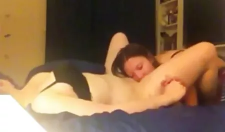 mulher ruiva amarrada um saco de látex na vídeo pornô da net cabeça de seu amigo