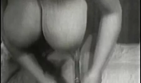 As meninas convencem videos de sexi caseiro os vizinhos de que o mal com um lindo gancho