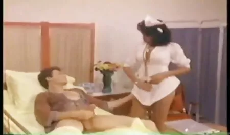 Um amante habilidoso lambendo amadoras net vagina tia madura pornô privado