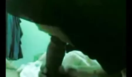 Russo gata gosta lesbicas amadoras brasileiras de chupar pau para um cara que trouxe na câmera
