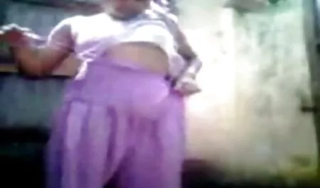 Cara faz uma anal amador com novinha lésbica member bola real