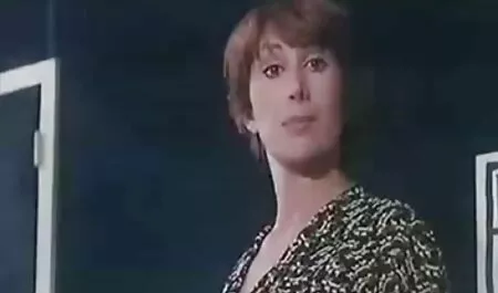 Irene acariciou a na mesa sexo amador na escola