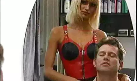 Sophie Luna se gostosa novinha amadora masturba perto do bar