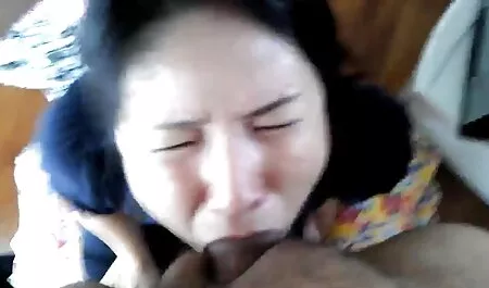 Skinny menina dedilhado xoxotas sex video amador com os dedos