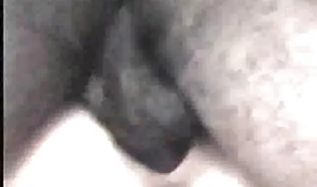 Suculento xxx amador caseiro menina de cabelo vermelho corrigir provocações com um pequeno vibrador