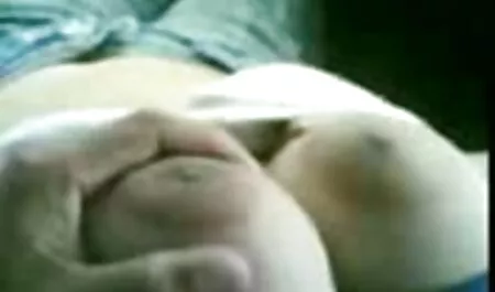 Guitarrista tocando guitarra caiu na net video e fazendo sexo com um cara