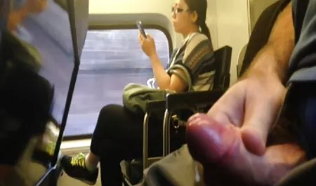Garota o melhor do porno caseiro dá um boquete para bizarre em uma peruca rosa
