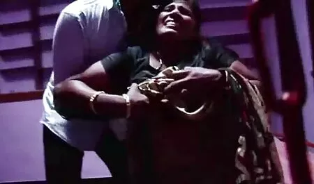 Stunner sexo amador pornô stunner Strapon rasgando na vagina