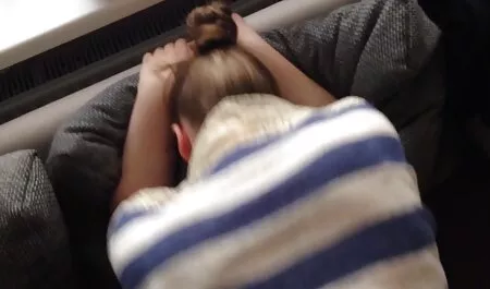 Menina bonita vazou na net sexo cozinheiros com um homem no ânus