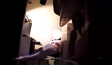 Brutal macho completar uma troca de casais sexo amador menina que é submetido a um rosto bonito