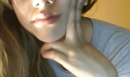 Hill sexo grátis amador Kesi e Babe brilho acariciado por Tesão madeiras