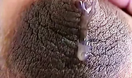 Morena luxuosa dá um boquete videos caseiros coroas muito bom para seu amante