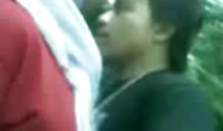 Innusya retorna às suas raízes novinha brasileira caseiro