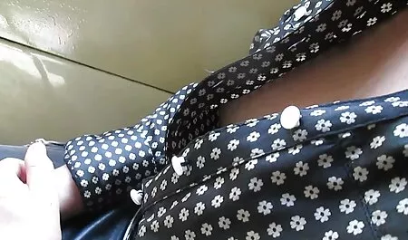 Japão suavemente sexo caiu na net os dedos de seu clitóris sensível