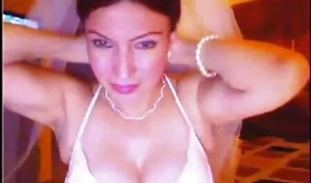 Babe tentar em uma bonita novinhas amadoras brasileiras espartilho em frente de uma oculto Câmara