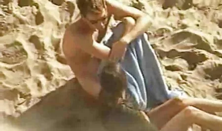 Uma jovem faz com que o cara no videos de sexo amador real elenco Boquete Foda