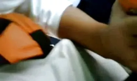 O homem convenceu sua namorada para foder videos amadores caiu na net em busca de dinheiro e terminou o trabalho de um homem
