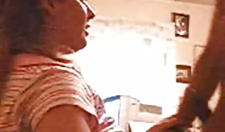 Esmagar sexo bizarro amador a Rússia ativamente jogou com seu amante