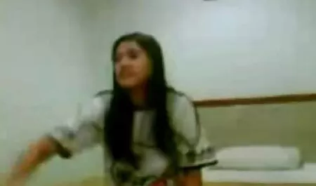 Peituda video amador com novinha cadela satisfazer vagina com macio mat